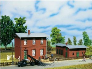 správní budova depa se skladem Auhagen 11389