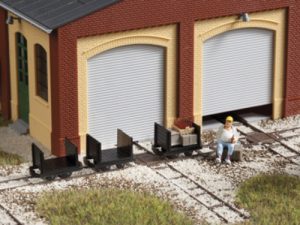 plošinové vozy s čelními stěnami - atrapa Auhagen 41704