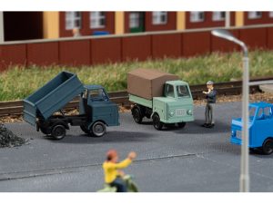 set Multicar M22 sklápěč a plachtová korba Auhagen 44657