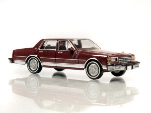 Chevrolet Caprice tmavě červená metalíza 1987 Brekina 19701