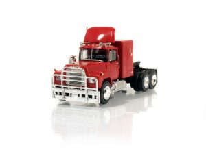 Mack RS 700 červený 1966 Brekina 85801