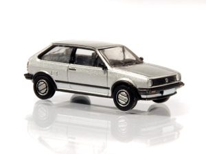 VW Polo II Coupe stříbrné Brekina PCX870202