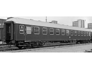 rychlíkový vůz 2.třídy B4ümg-54 DB Brawa 58080