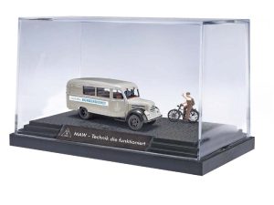 Robur Garant K 30 MAW ve vitríně Busch 51854