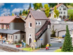 rozvadná věž Zuoz Faller 120274