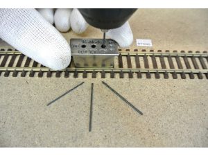 vrtací přípravek pro pokládku flexi kolejí H0 Peco, Piko, Roco line KaModel DT1HO