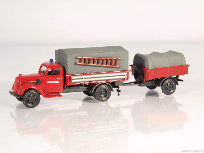 Ford V8 hasiči s plachtou a přívěsem Modelauto 17096006