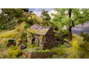 zapomenuté místo zřícenina budovy Noch 60761