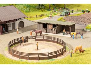 kolbiště micro-motion s boxy pro koně Noch 66717