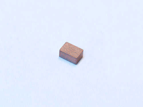 uhlík 3,0 x 2,0 x 4,0mm Piko x026