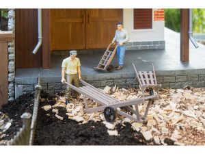 zaměstnanci skladiště Pola 331527