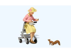 stará dáma krmící veverku Preiser 44945