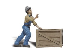 Calvin tlačí bednu Woodland Scenics A2523