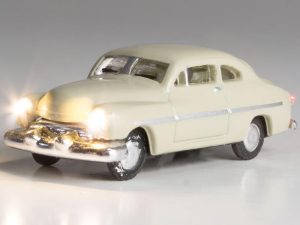 osobní vůz City Classic béžový svítící Woodland Scenics JP5612